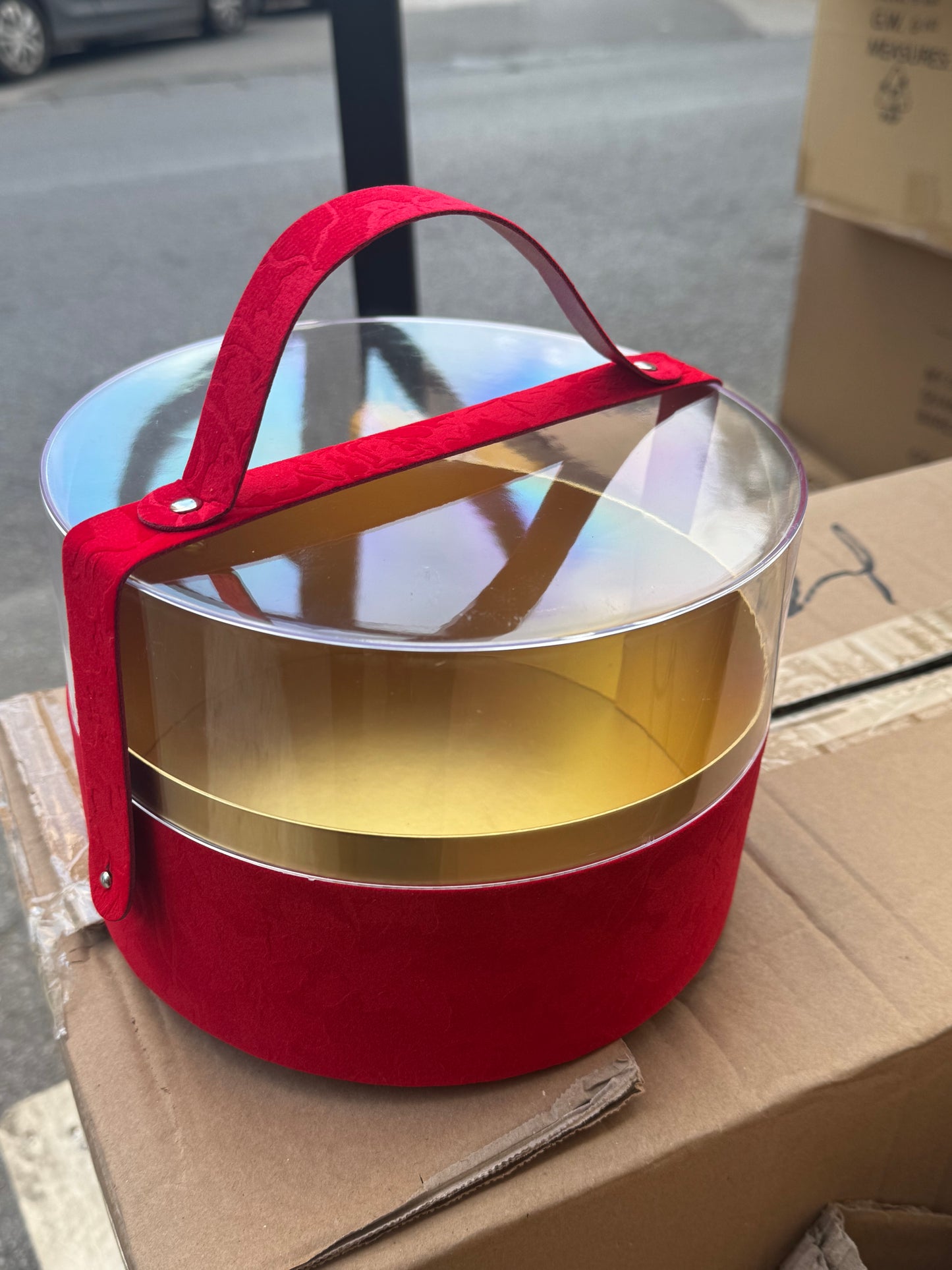 Scatola in plastica e velluto