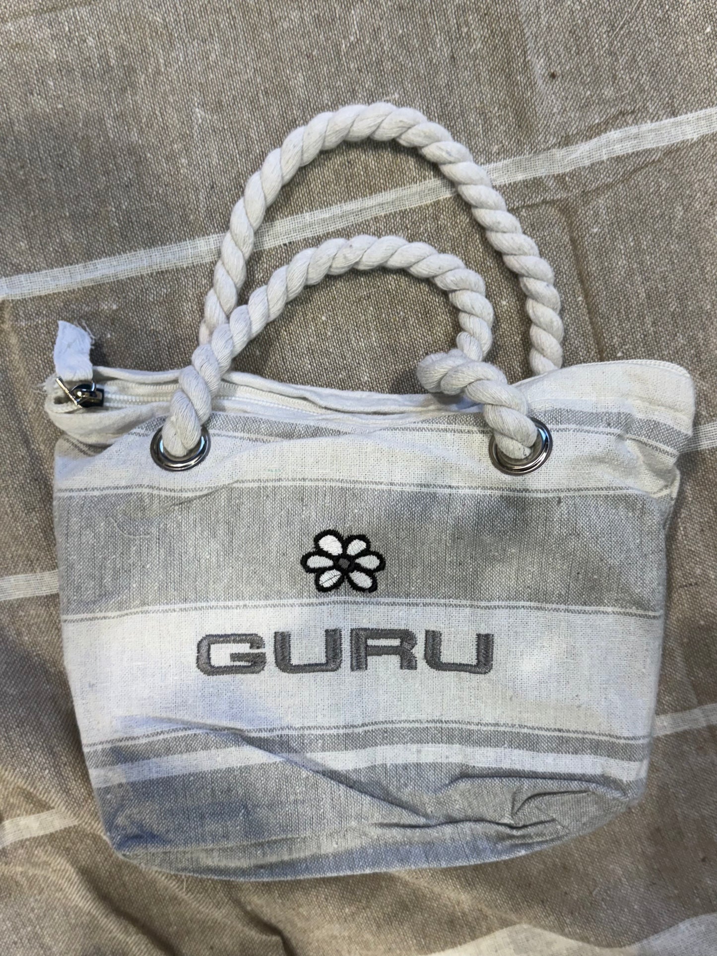 Telo mare con borsetta guru