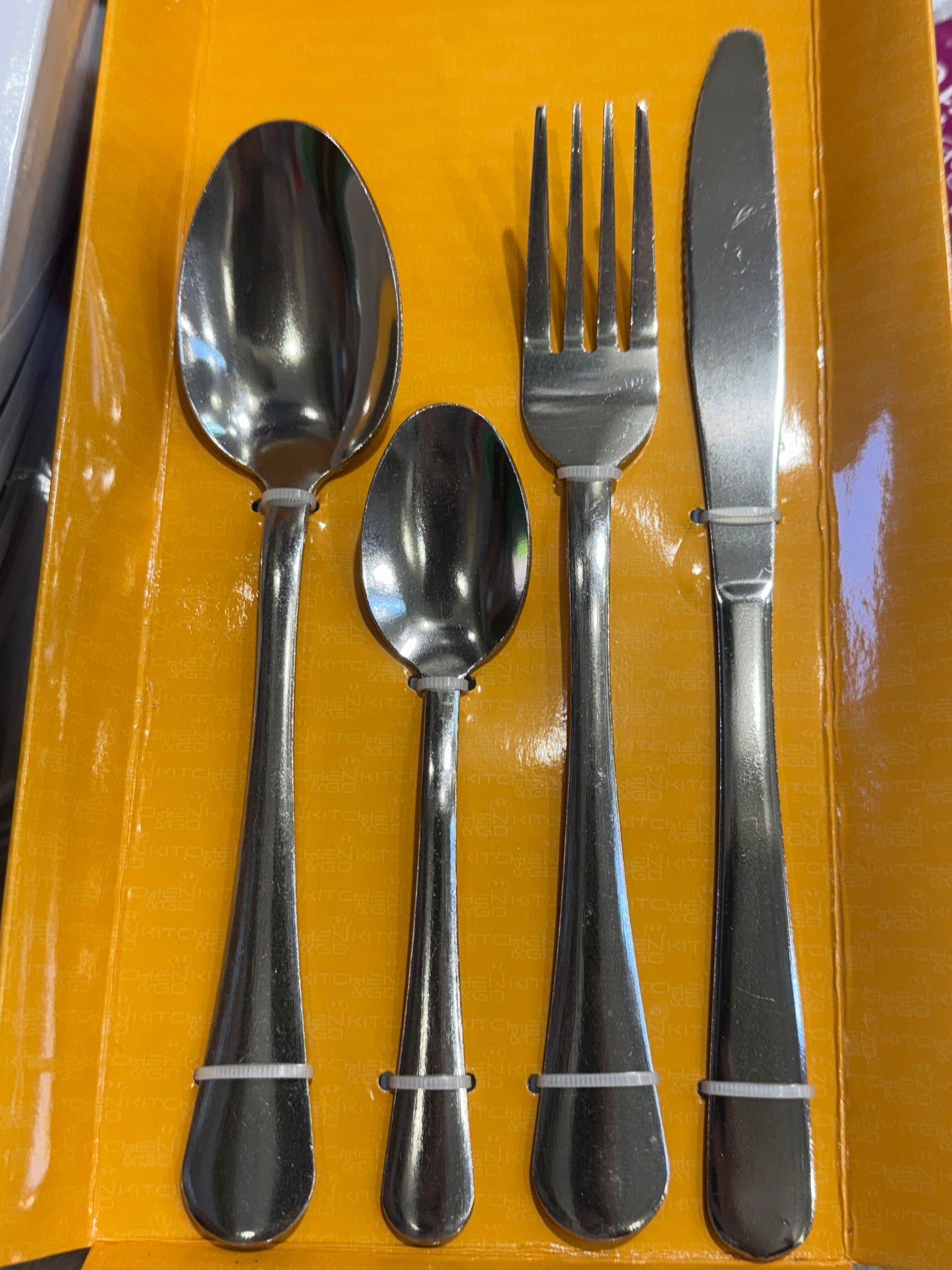 Servizio posate 4 persone