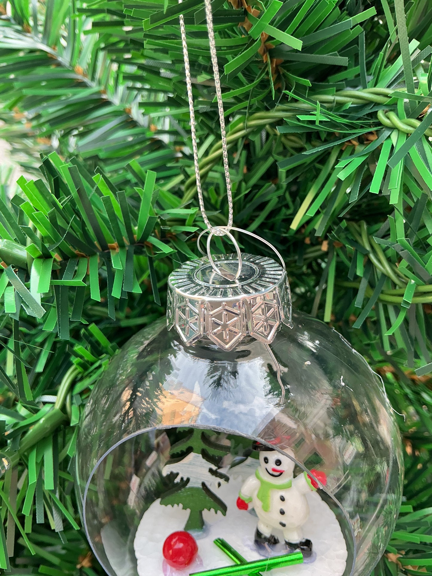 Pallina di Natale con paesaggio