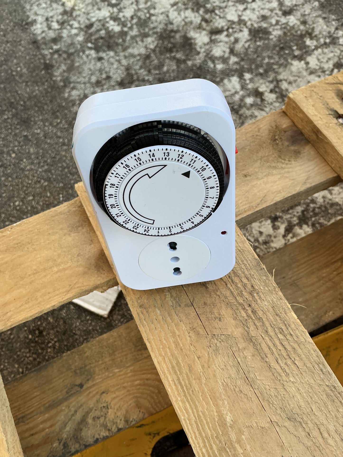 Presa con timer 24 ore