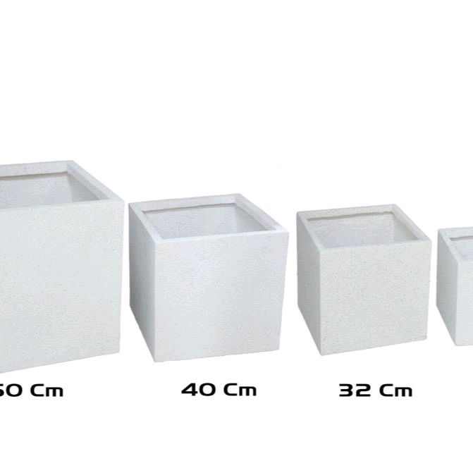 Vaso quadrato in magnesio in 4 misure differenti