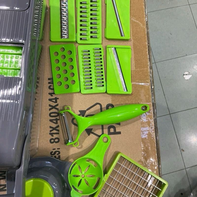 Trita tutto plastica e acciaio