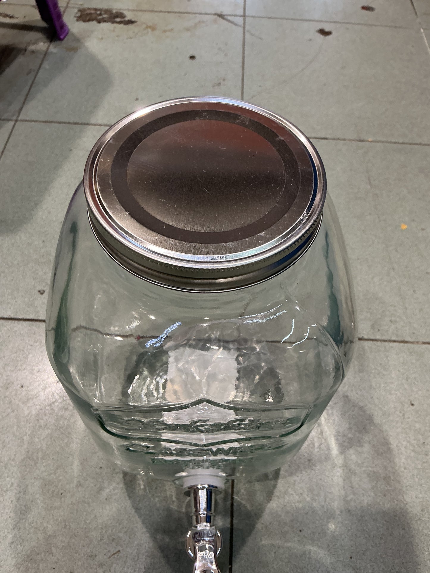 Dispenser con rubinetto