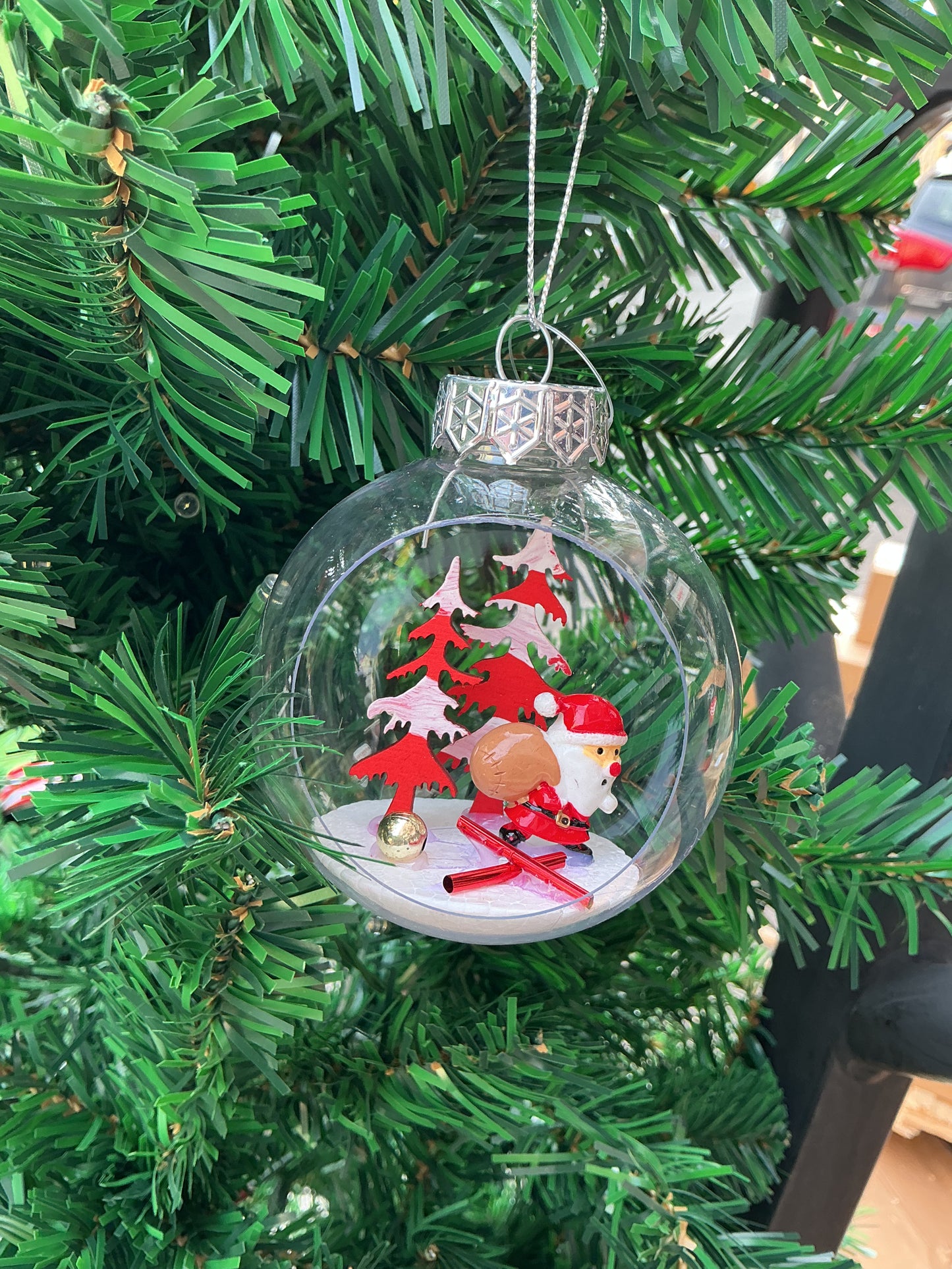 Pallina di Natale con paesaggio