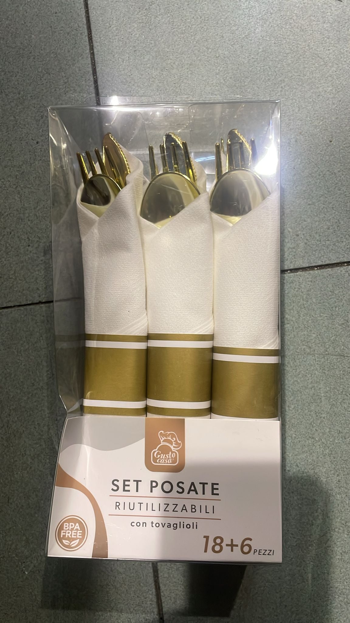 Set posate in plastica riutilizzabili con tovaglioli