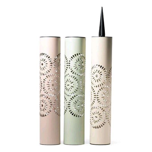 Lampada in metallo con pannello solare per giardini terrazzi con ganci per terreno ,bella da appoggio in qst verde delicato