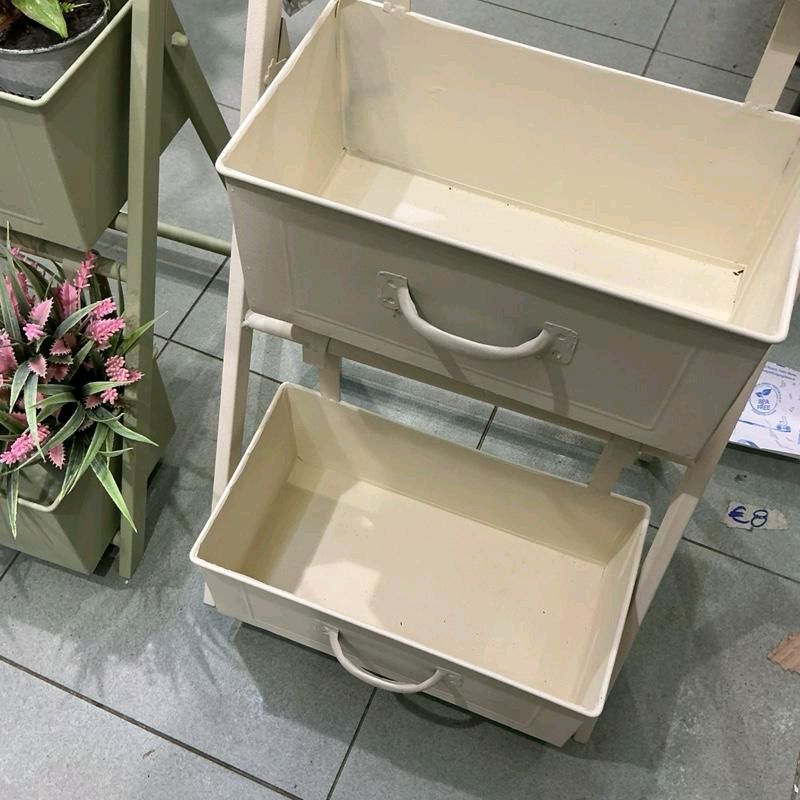 Fioriera in metallo 67 cm di altezza