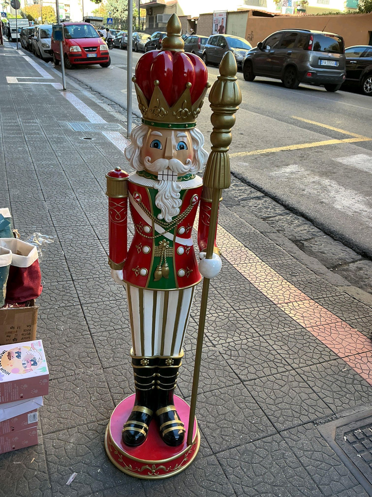 Soldato Reale in Resina per Ricoprire la Tua Casa con la Magia del Natale Decorazione Festiva per Interni e Esterni 32x31x123