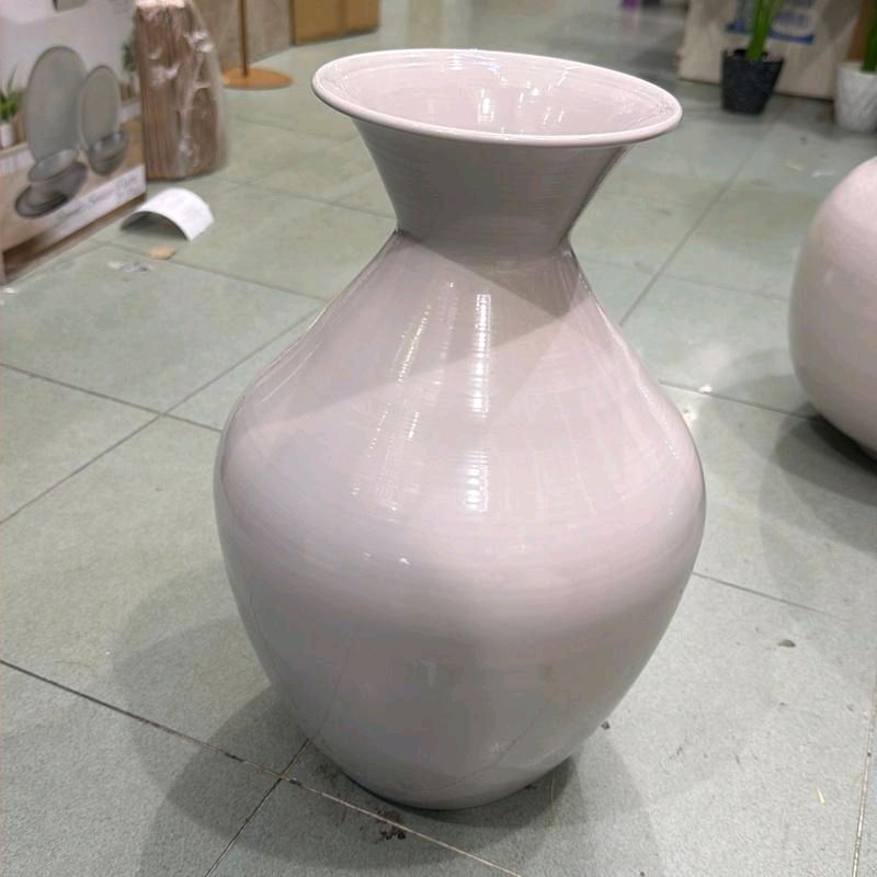 Vaso in metallo in 3 colorazione e 2 modelli differenti