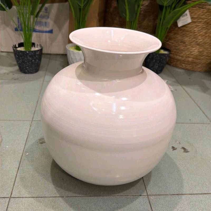 Vaso in metallo in 3 colorazione e 2 modelli differenti
