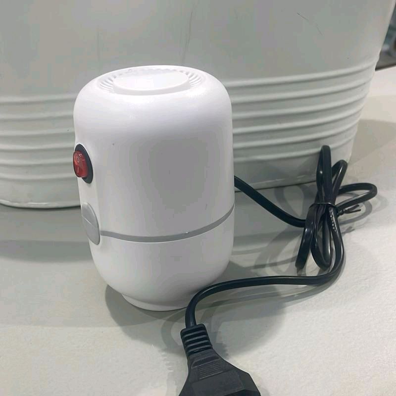 Pompa per Sottovuoto per Recuperare Spazio in Casa e Valigia Design Compatto e Efficiente